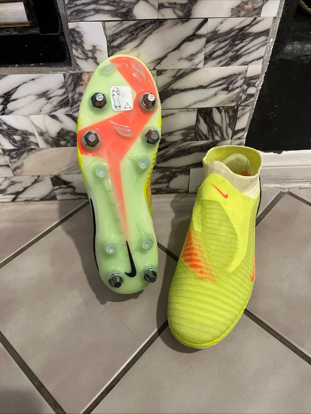 N/A new nike